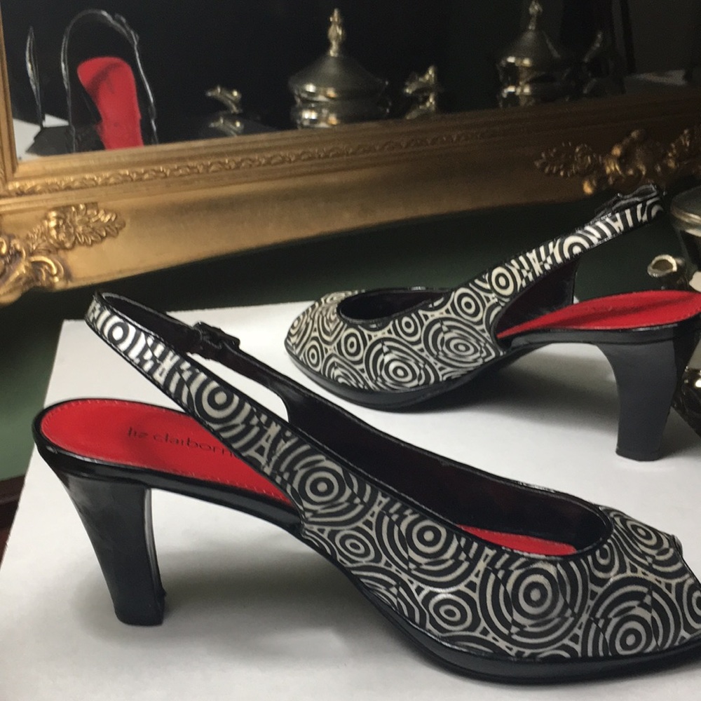 Shoes - Picture 3 of 4